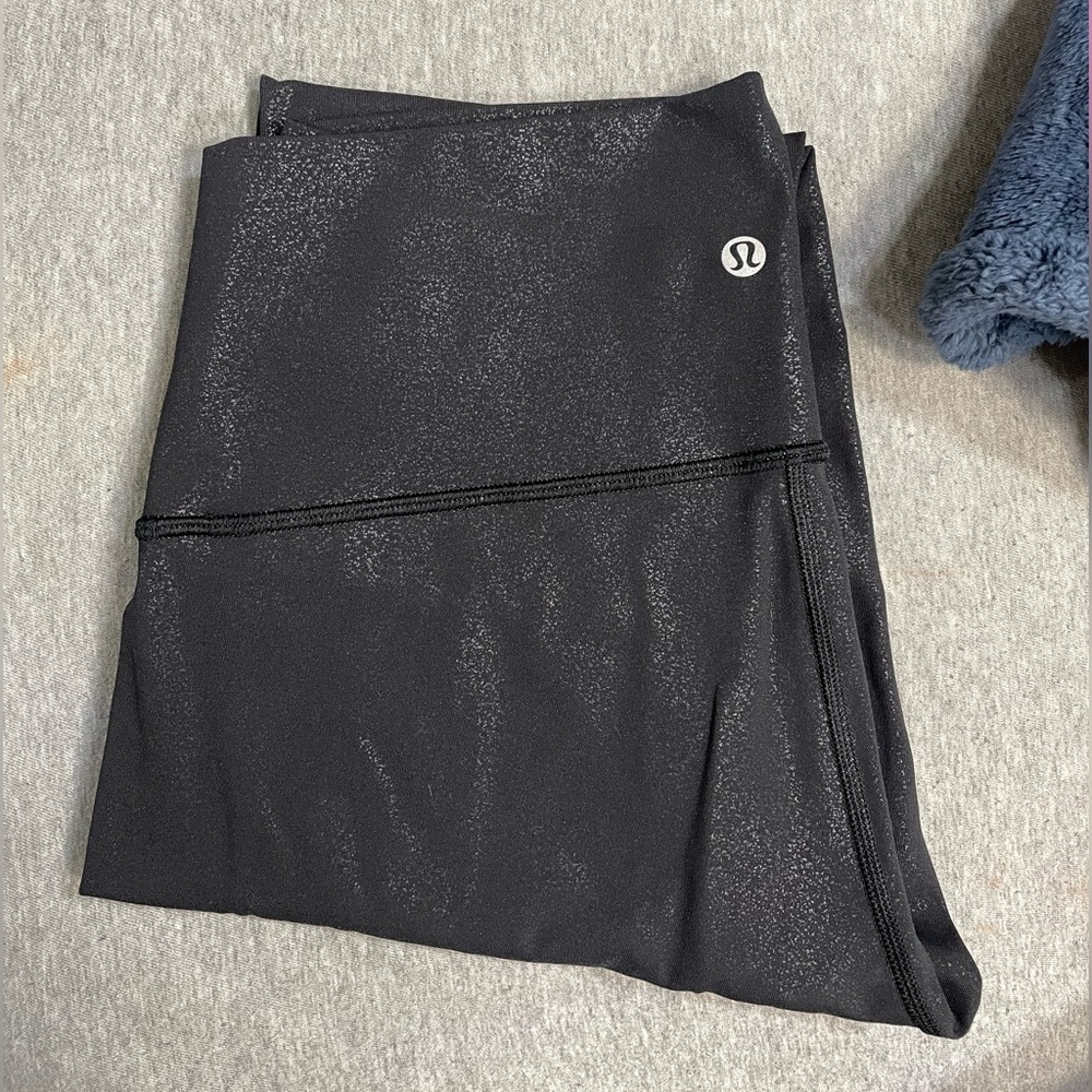 Lululemon black shiny leggings